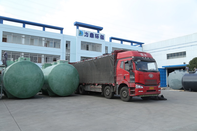 污水處理設備裝車發(fā)貨